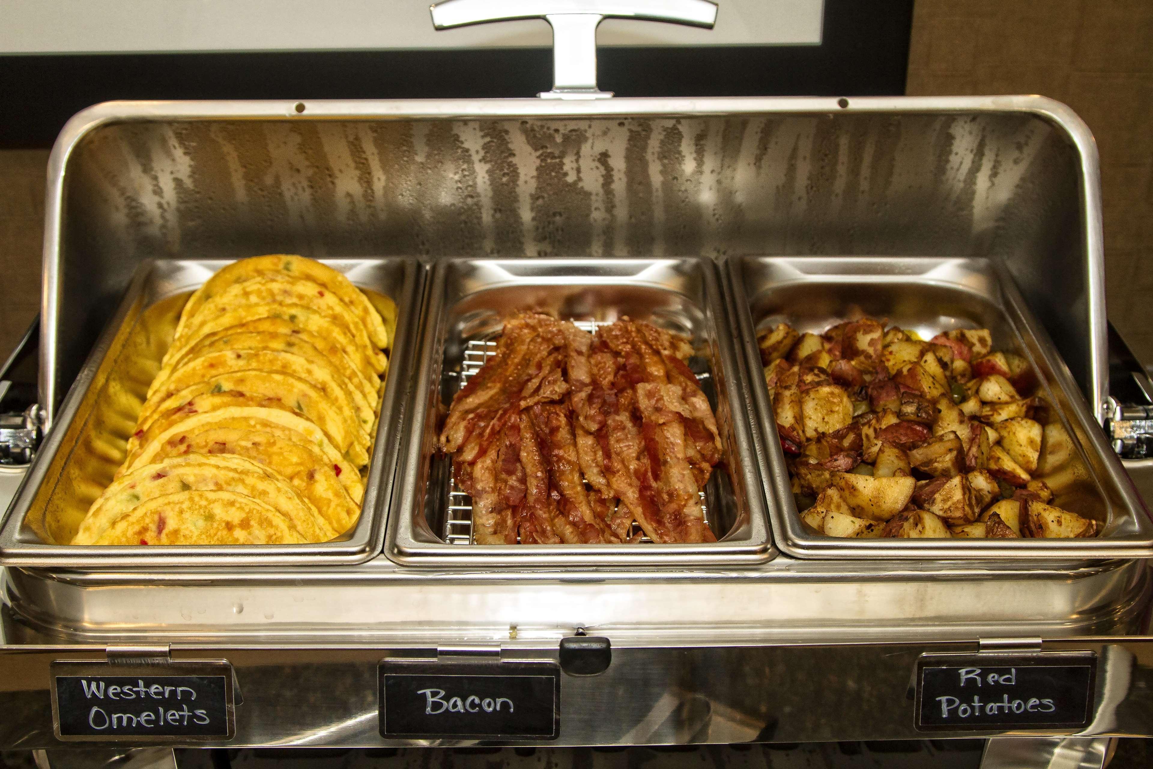 Hampton Inn Indianola Bagian luar foto